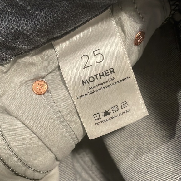 SOLD 🚫 MOTHER The looker Ankle Fray Jeans - Picture 7 of 7